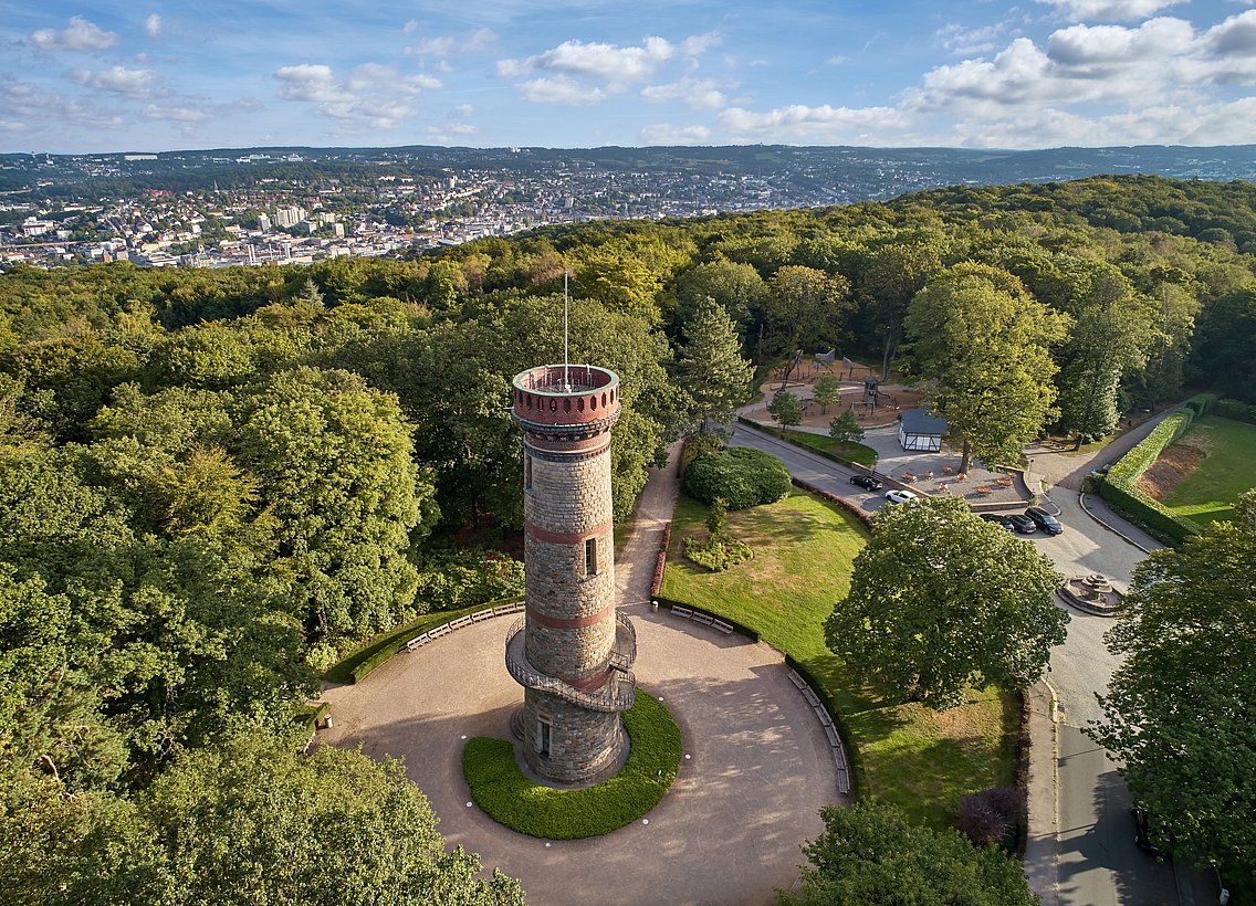 Luftaufnahme Toelleturm in den Barmer Anlagen und Vorwerkpark - Wuppertal