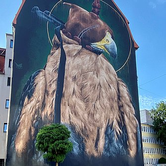 Mural in der Hofaue, das einen Falken zeigt, Wuppertal