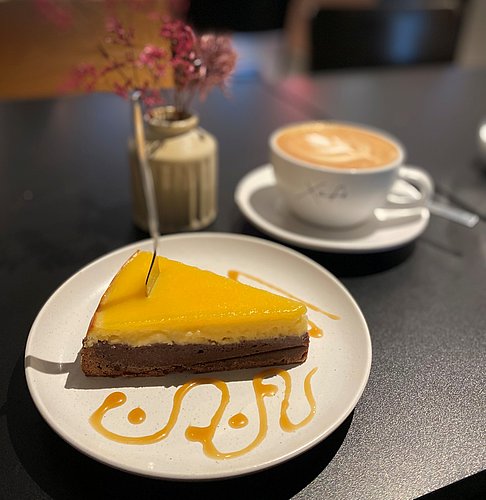 Cappuccino und Kuchen im Xafé im Luisenviertel Wuppertal